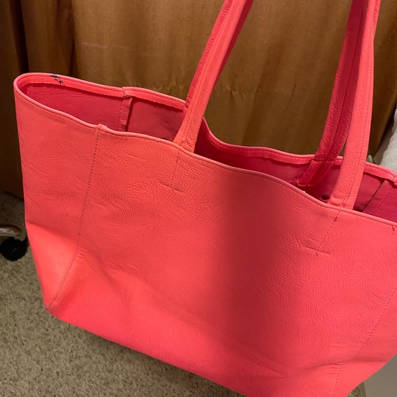 Beautiful Tote - Picture 3 of 4